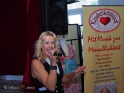 Künstler helfen Kinder - Mit Musik zur Menschlichkeit